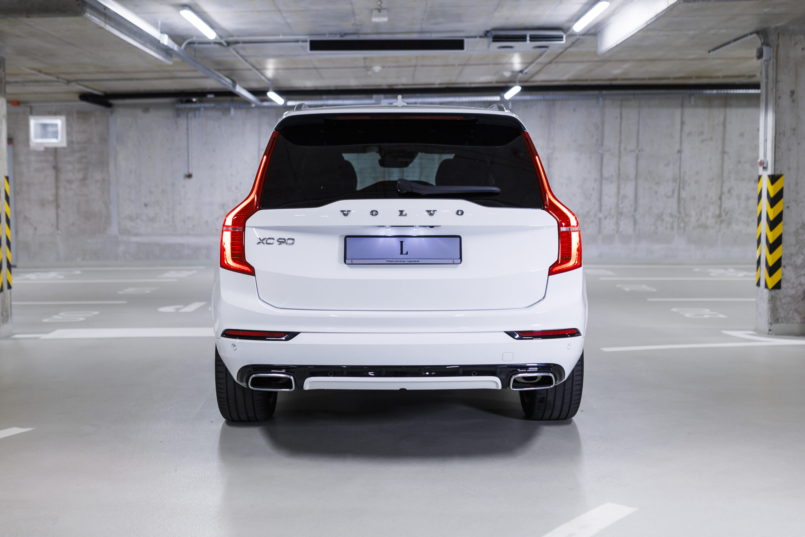 Volvo XC90 R Design LM Edition HD-07