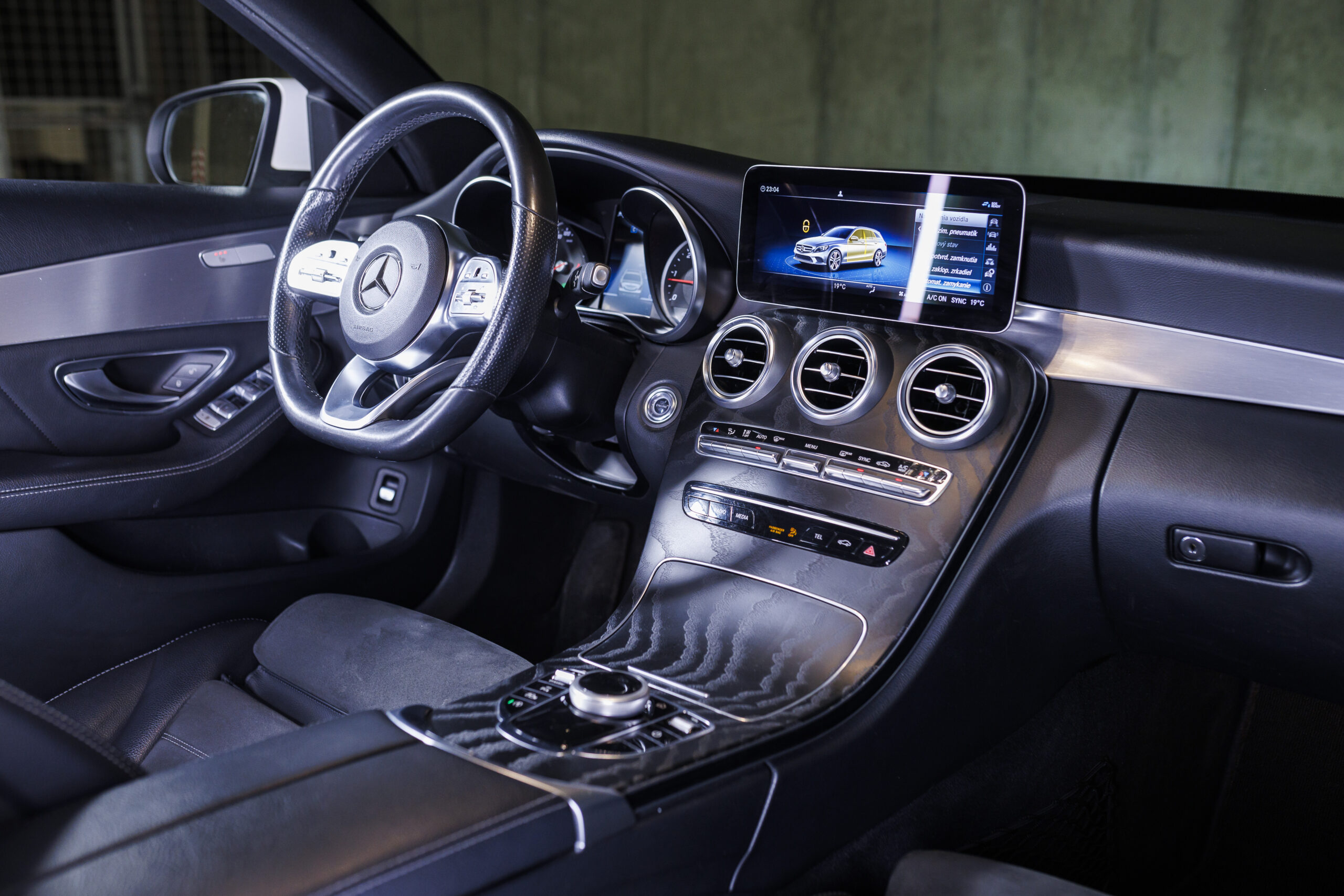 Mercedes-Benz C 220 d kombi-23