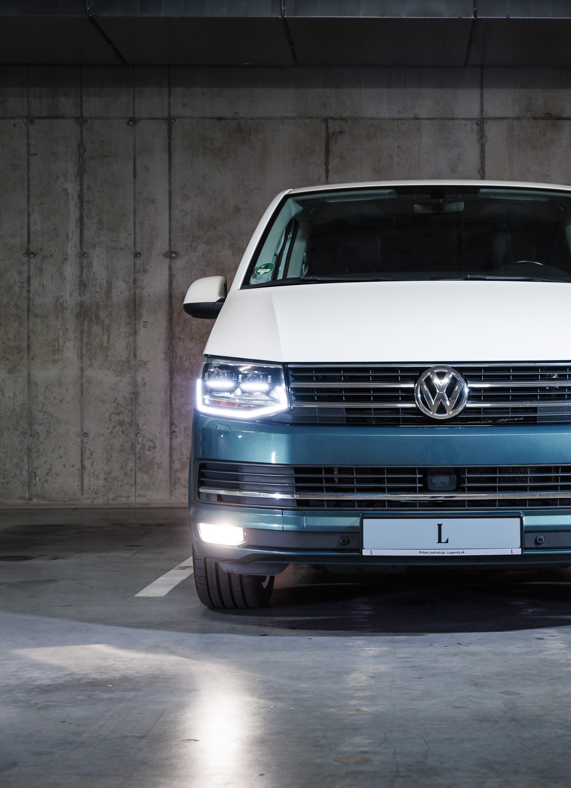 Volkswagen Caravelle-02